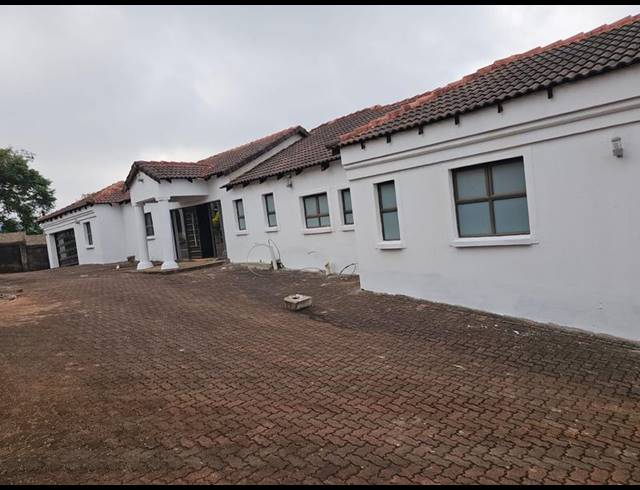5 BEDROOM HOUSE FOR SALE IN THOHOYANDOU
